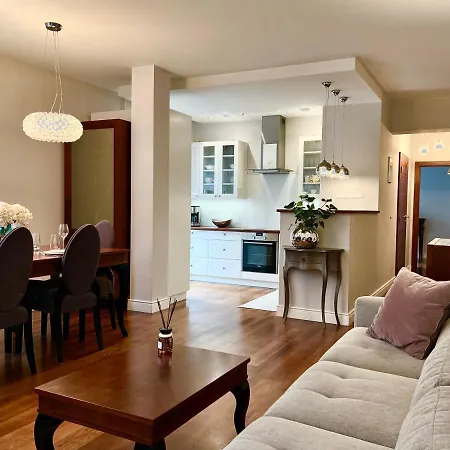 Aquarius By Q4Apartments Apartment