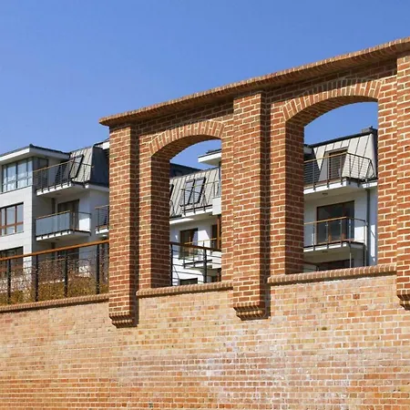 Aquarius By Q4Apartments *