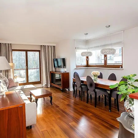 Aquarius By Q4Apartments *