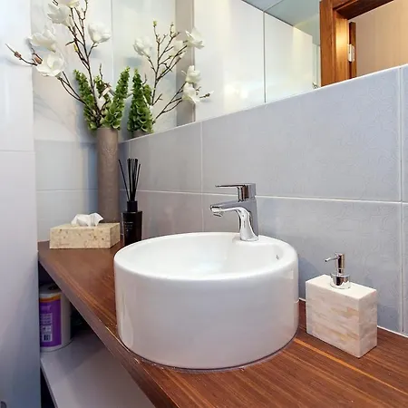 Aquarius By Q4Apartments Apartment